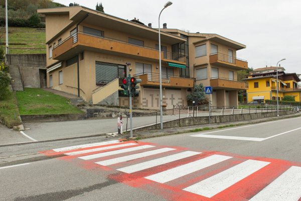 appartamento in vendita a Nebbiuno in zona Tapigliano