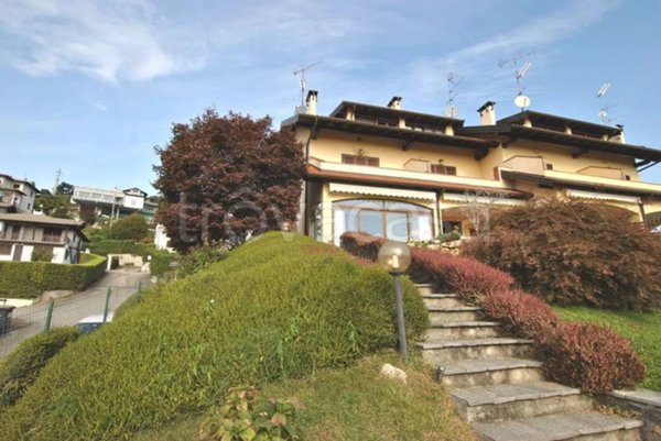 casa indipendente in vendita a Nebbiuno in zona Fosseno