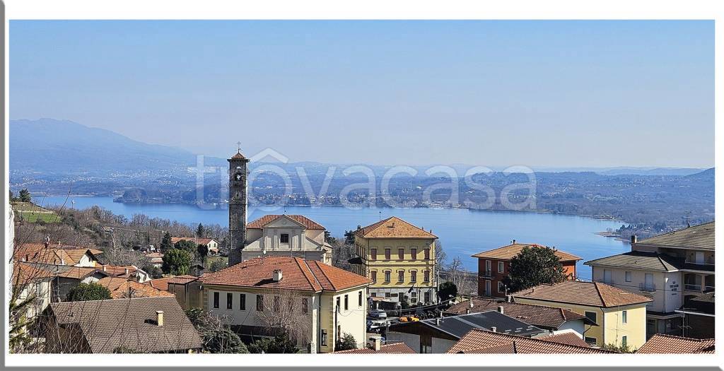 appartamento in vendita a Nebbiuno