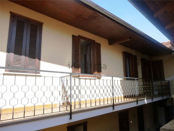 appartamento in vendita a Nebbiuno in zona Fosseno