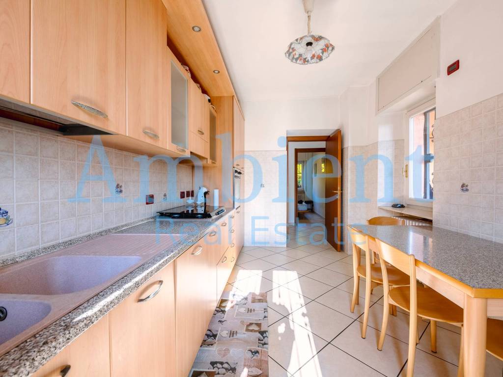 casa indipendente in vendita a Nebbiuno