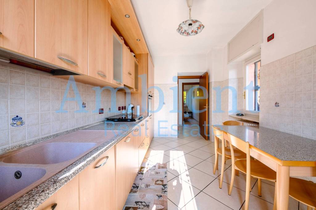 casa indipendente in vendita a Nebbiuno
