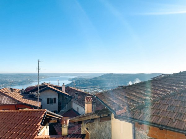 appartamento in vendita a Nebbiuno in zona Fosseno