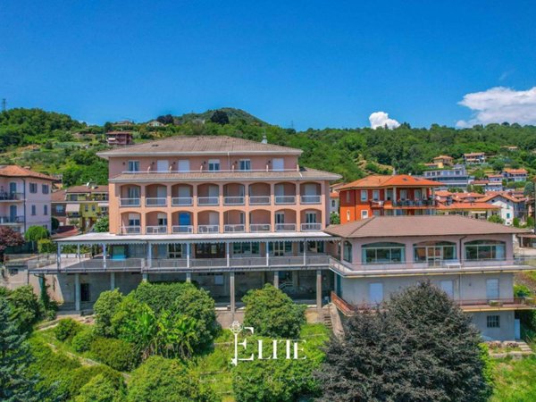 intera palazzina in vendita a Nebbiuno