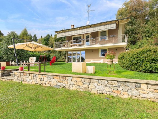 pentavano in vendita a Nebbiuno