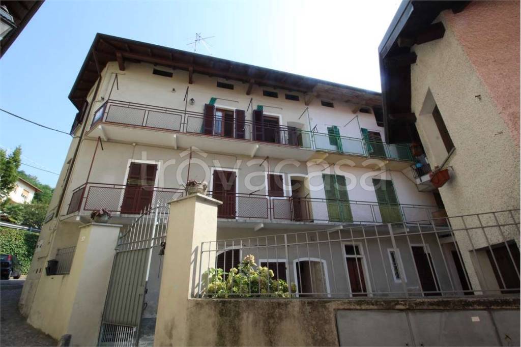 appartamento in vendita a Nebbiuno