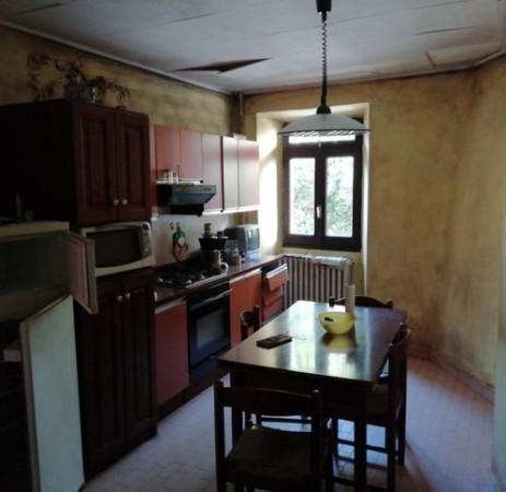 casa indipendente in vendita a Nebbiuno