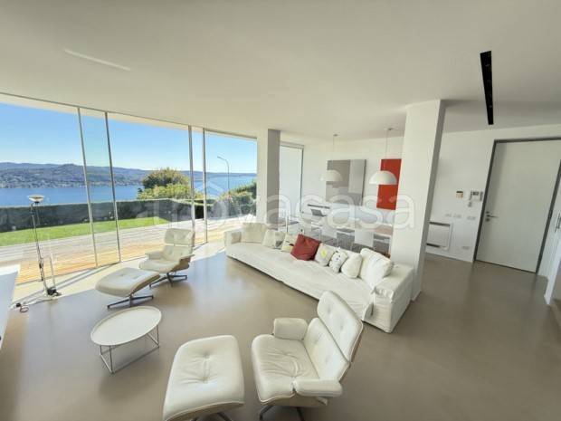 casa indipendente in vendita a Nebbiuno