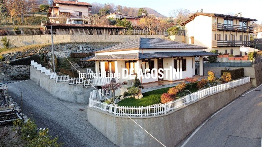 casa indipendente in vendita a Nebbiuno in zona Tapigliano