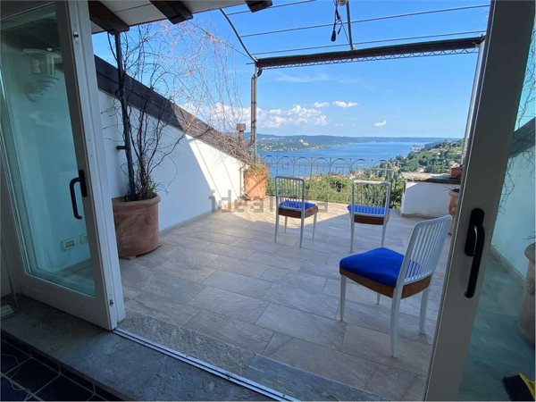 casa indipendente in vendita a Nebbiuno