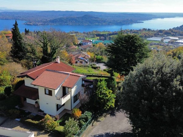 casa indipendente in vendita a Nebbiuno in zona Tapigliano