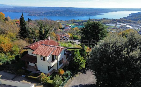 casa indipendente in vendita a Nebbiuno in zona Tapigliano