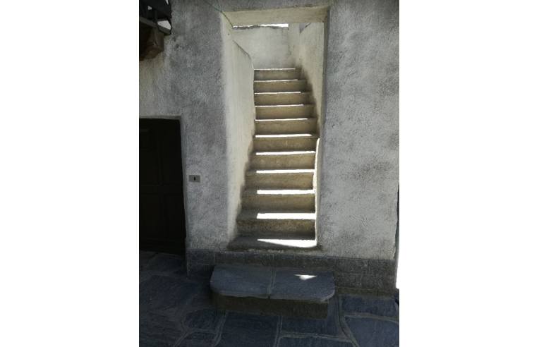 appartamento in vendita a Nebbiuno in zona Fosseno