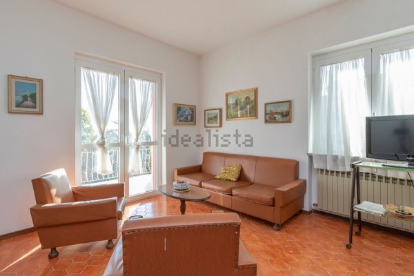 casa indipendente in vendita a Nebbiuno