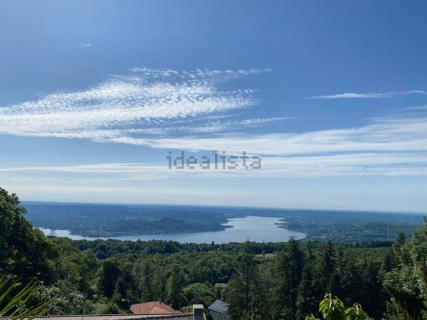 casa indipendente in vendita a Nebbiuno