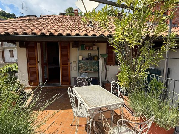 casa indipendente in vendita a Nebbiuno