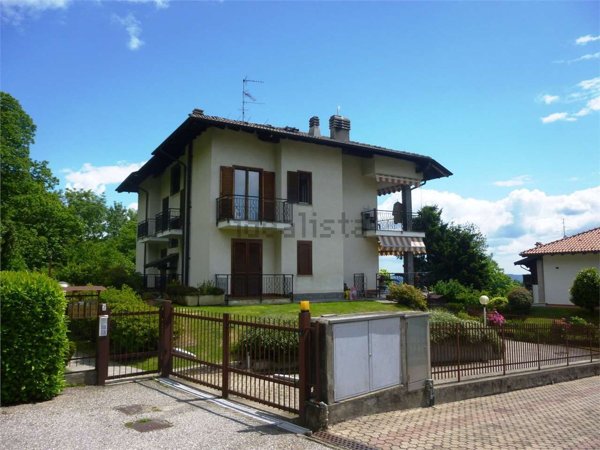 appartamento in vendita a Nebbiuno in zona Fosseno