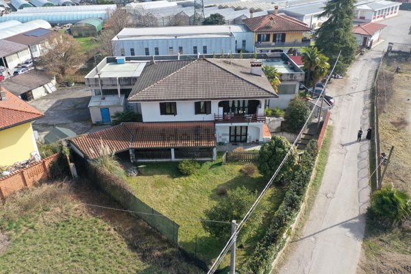 appartamento in vendita a Nebbiuno