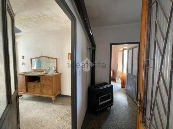 pentavano in vendita a Nebbiuno in zona Fosseno