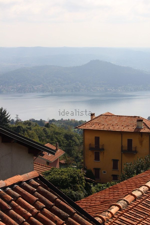 appartamento in vendita a Nebbiuno in zona Fosseno