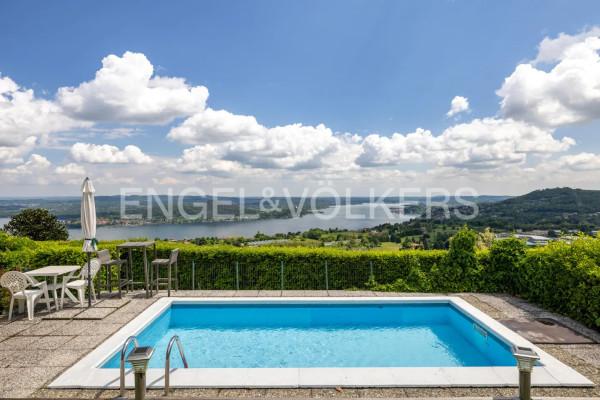 casa indipendente in vendita a Nebbiuno