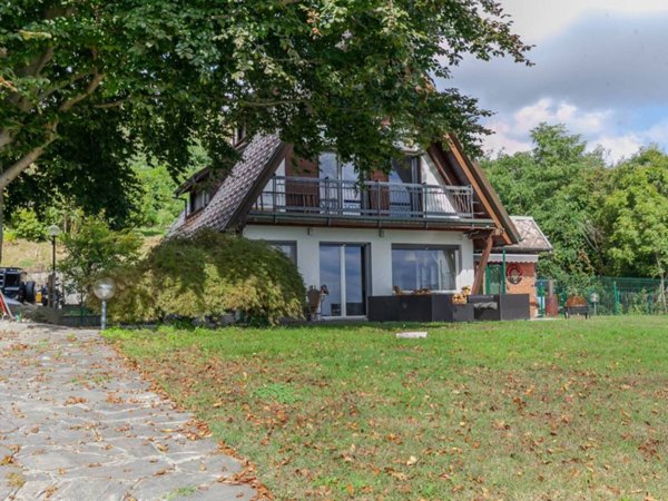 casa indipendente in vendita a Nebbiuno in zona Tapigliano