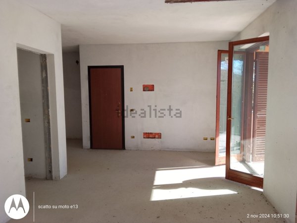 casa indipendente in vendita a Nebbiuno