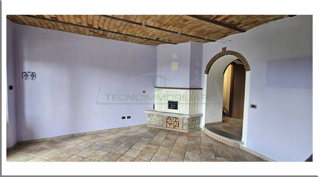casa indipendente in vendita a Nebbiuno