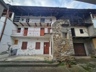 casa indipendente in vendita a Nebbiuno