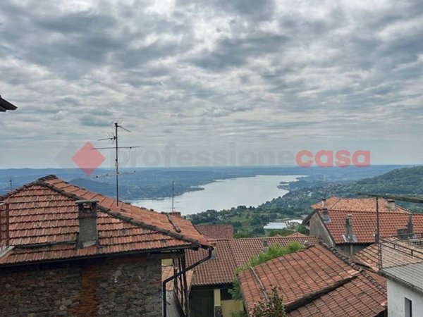 appartamento in vendita a Nebbiuno