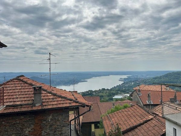 appartamento in vendita a Nebbiuno