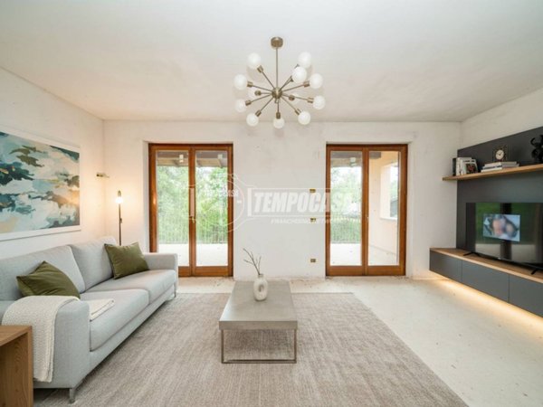 casa indipendente in vendita a Nebbiuno