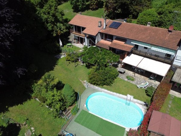 casa indipendente in vendita a Nebbiuno in zona Tapigliano