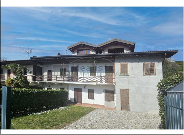appartamento in vendita a Nebbiuno in zona Tapigliano
