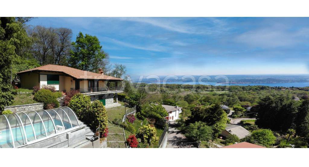 casa indipendente in vendita a Nebbiuno