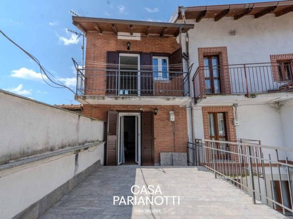 casa indipendente in vendita a Nebbiuno