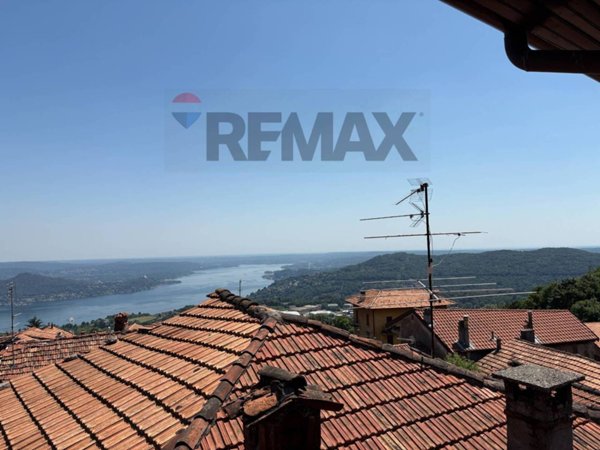 appartamento in vendita a Nebbiuno in zona Fosseno
