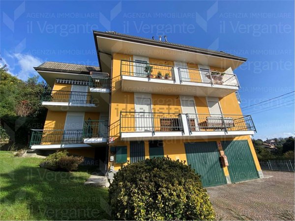 appartamento in vendita a Nebbiuno in zona Tapigliano