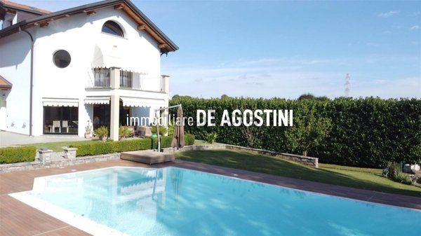 casa indipendente in vendita a Nebbiuno in zona Tapigliano