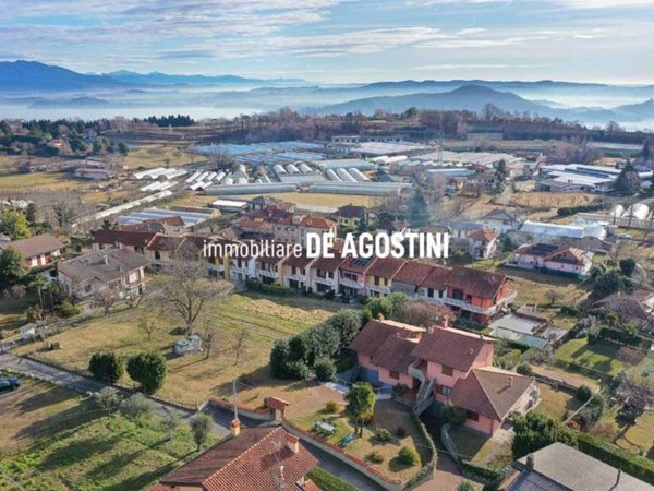 terreno edificabile in vendita a Nebbiuno in zona Tapigliano