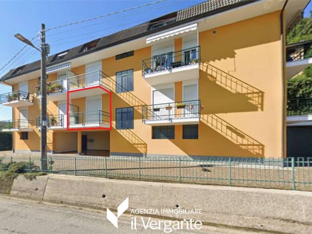 appartamento in vendita a Nebbiuno in zona Tapigliano