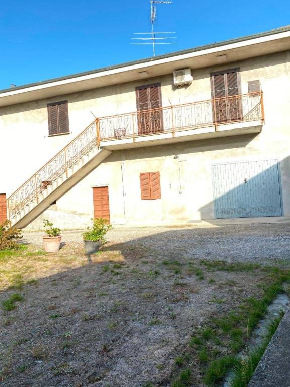 casa indipendente in vendita a Nibbiola