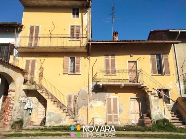 casa indipendente in vendita a Nibbiola