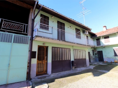 casa indipendente in vendita a Nibbiola