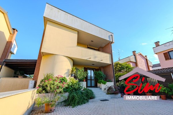 casa indipendente in vendita a Nibbiola