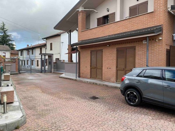 casa indipendente in vendita a Nibbiola