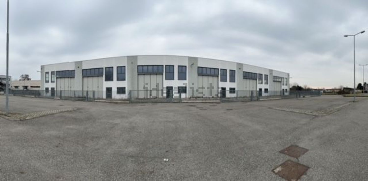 capannone in vendita a Nibbiola