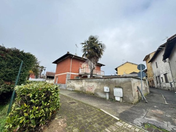 casa indipendente in vendita a Nibbiola