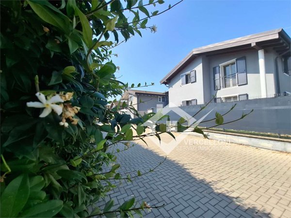 casa indipendente in vendita a Nibbiola