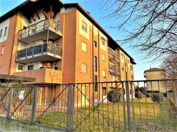 appartamento in vendita a Novara in zona Pernate